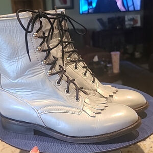 Cow town Kiltie boots made in mexico sz. 6.5B.silver gray leather. (#1306)